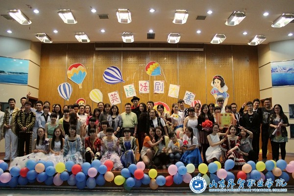 13.06英语话剧大赛3.JPG 13.06英语话剧大赛3.JPG